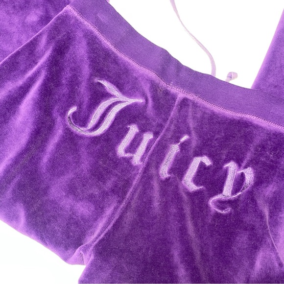 Juicy Couture purple velour tracksuit with baby pink detailing - Picture 2 of 5
